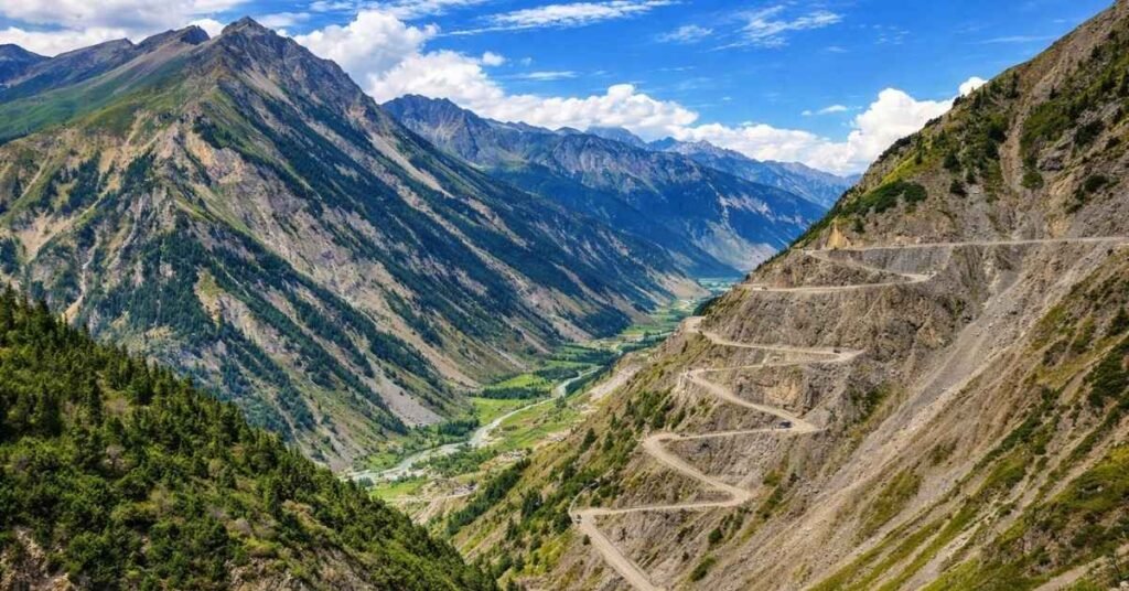 Kashmir to Ladakh Distance