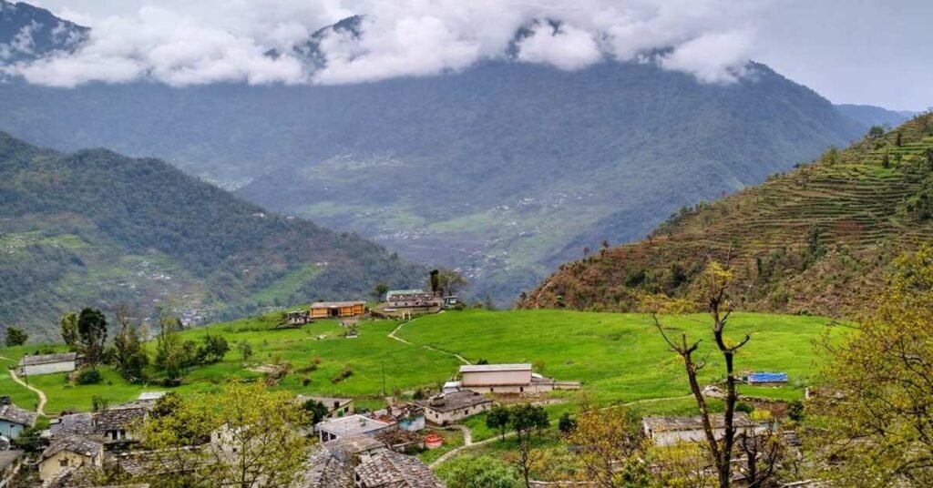 Sari Village to Deoriatal Trek