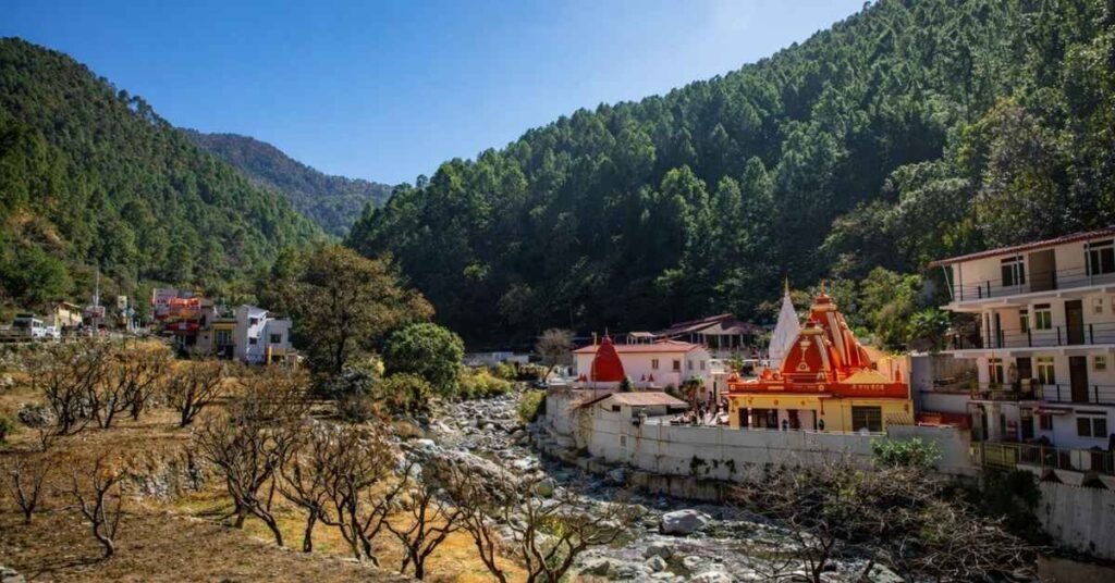 How to Reach Kainchi Dham from Lucknow by Road