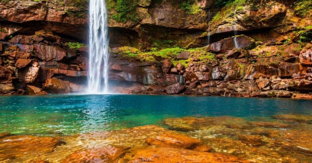 waterfalls in meghalaya