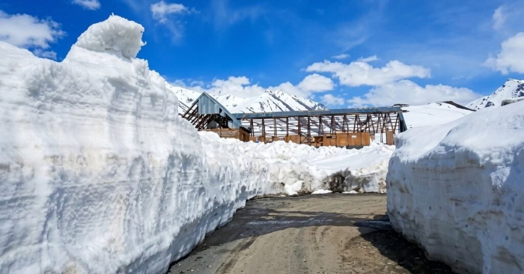 manali to rohtang pass distance